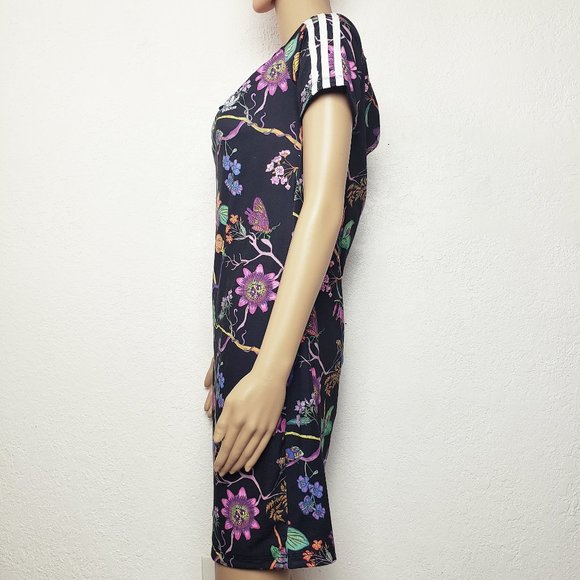 😮‍💨❤️ Reversible Black and Floral Off-Shoulder Dresses - Picture 4 of 9